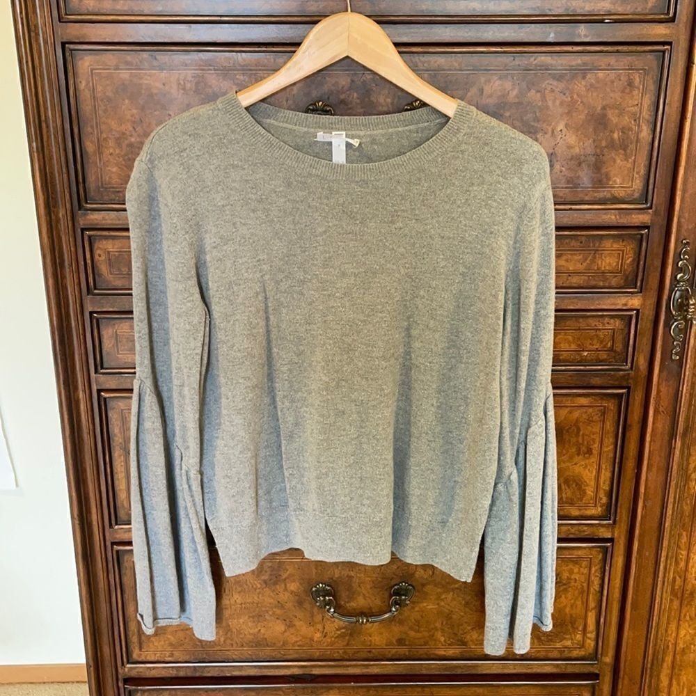 Leith grey sweater with bell sleeves